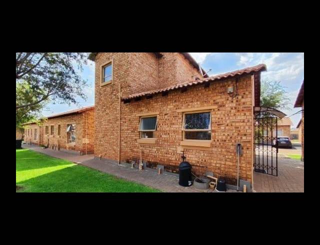 3 BEDROOM HOUSE FOR SALE IN DAWN PARK EXT